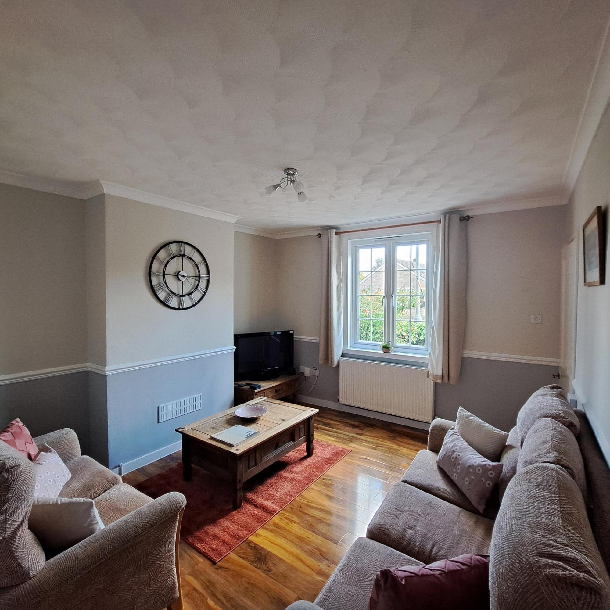 הנטיגדון Generous 3 Bed In The Heart Of The Village מראה חיצוני תמונה